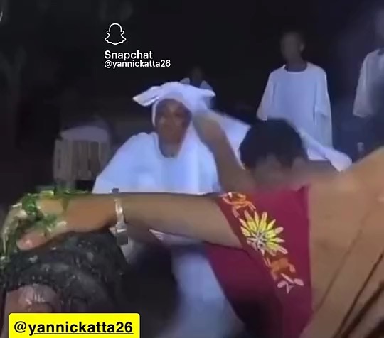 Elle veut milliardaire 🙏🏽🤣 thumbnail