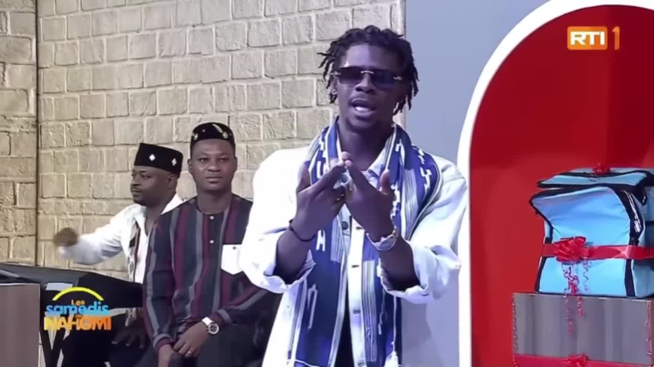 Le Grin avec PDG du Rire🤣🤣 thumbnail